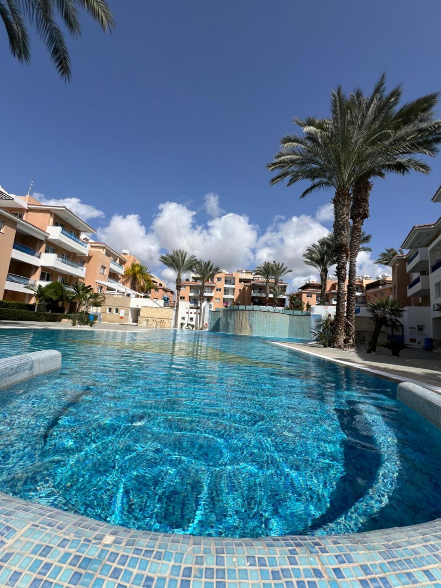 Iris Village Grand Apartment Paphos 外观 照片