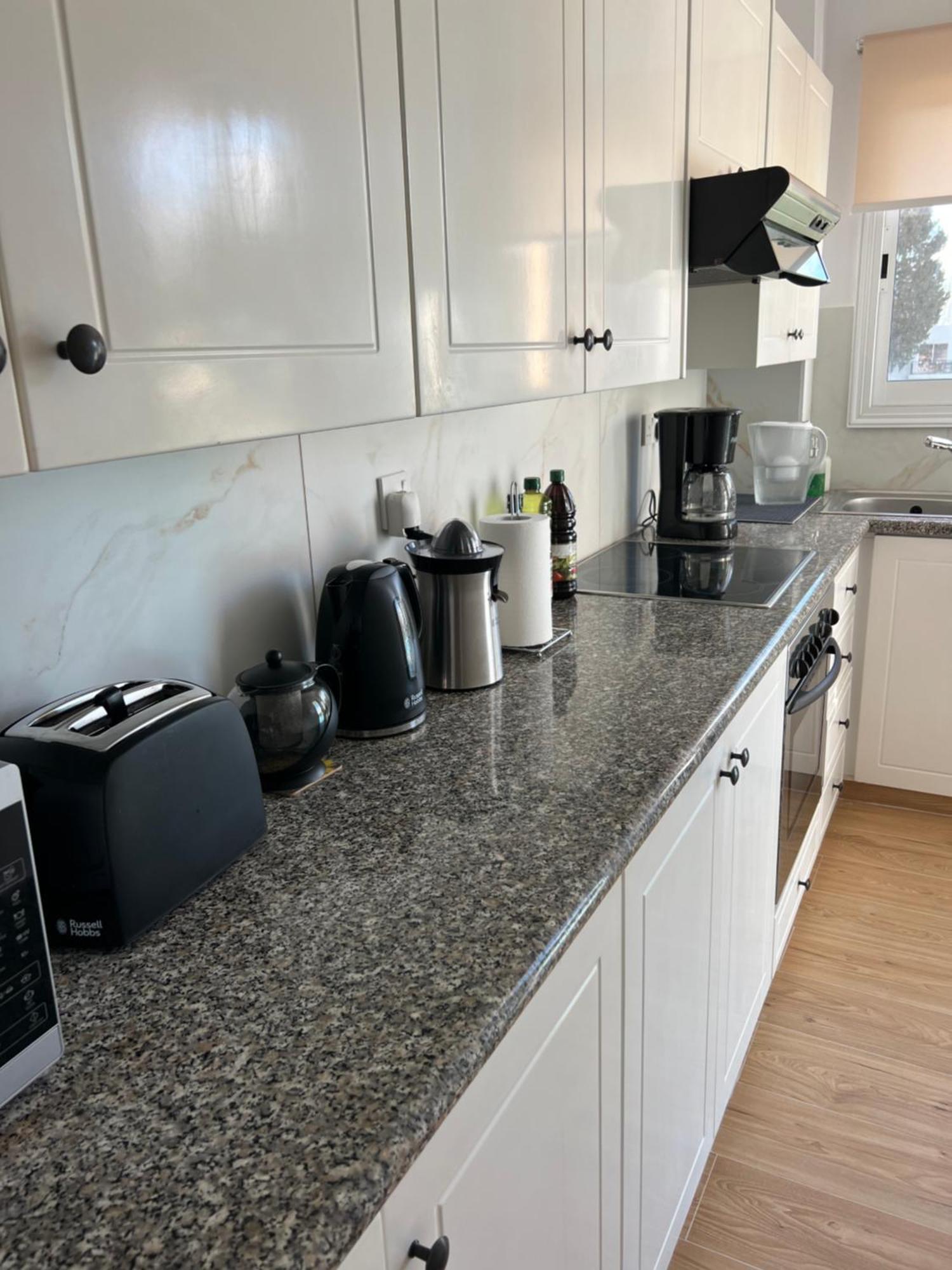 Iris Village Grand Apartment Paphos 外观 照片